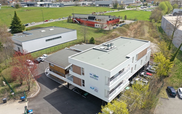 Construction d'un bâtiment de bureaux et services (74)