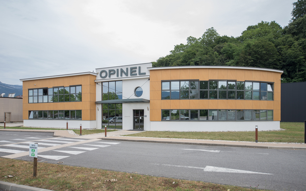 Construction d'un bâtiment de production OPINEL
