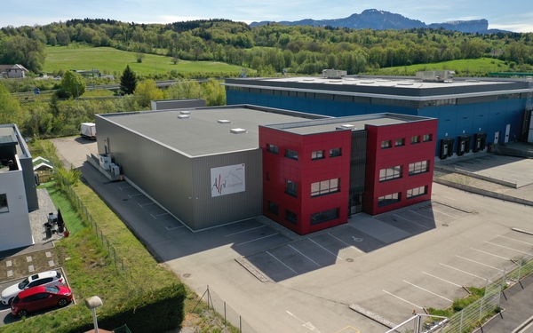 Construction d'un bâtiment de bureaux avec une zone de stockage (73)