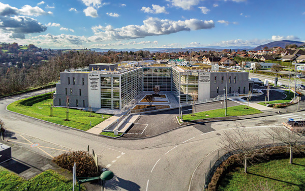 LE FIER - Un ensemble de bureaux modernes à argonay 