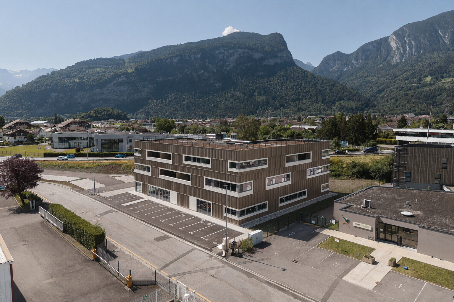 À vendre – COMMERCES, ATELIERS ET BUREAUX NEUFS 